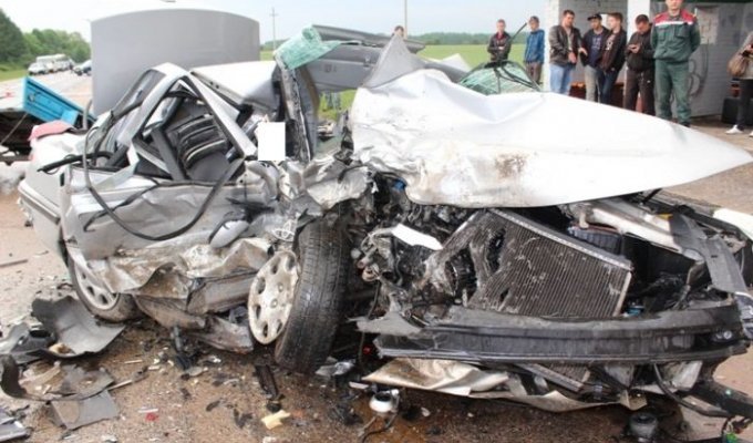 Жуткая авария по вине пьяной женщины за рулем (5 фото)