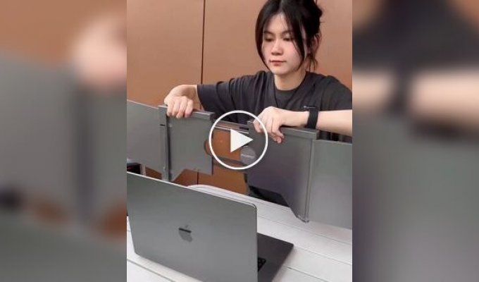 An interesting solution when there is not enough monitor on a laptop