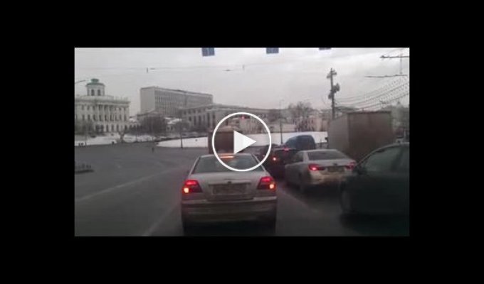 Полицейские задержали водителя у кремля