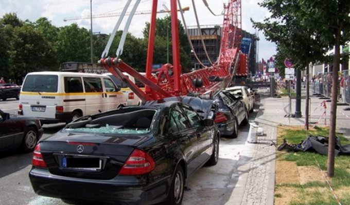 Несчастный случай в Берлине (2 фото)