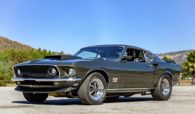 Редкий Ford Mustang с 9,8-литровым мотором выставили на продажу (40 фото)