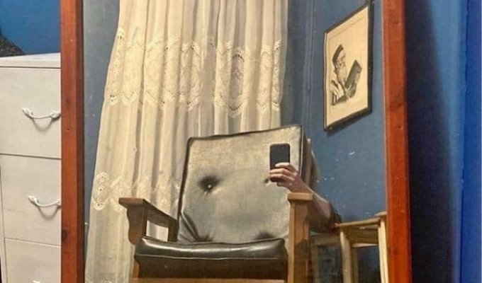 People are trying to sell mirrors (15 photos)