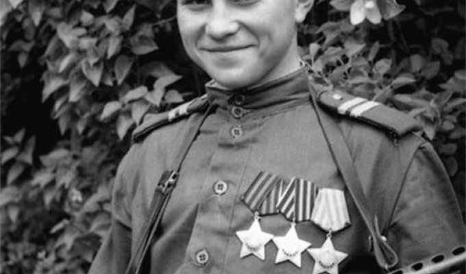 История героя: самый молодой кавалер "Ордена Славы" (3 фото)
