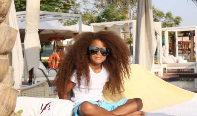 6-летний мальчик из Британии стал звездой модельного бизнеса благодаря своим волосам (10 фото)