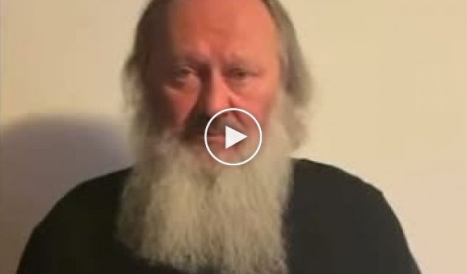 Наместник Киево-Печерской лавры Павел признал, что там пели песню «Колокол плывет, плывет над россией»