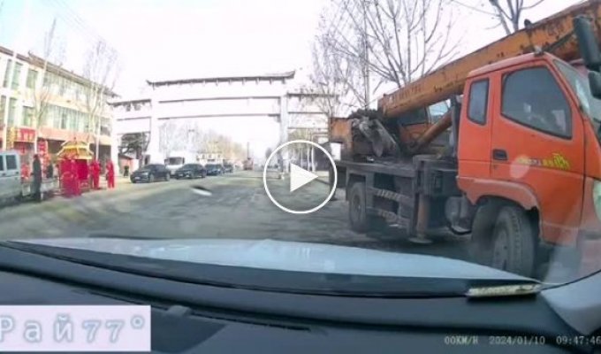 A truck crane knocked over an arch and interrupted the wedding ceremony