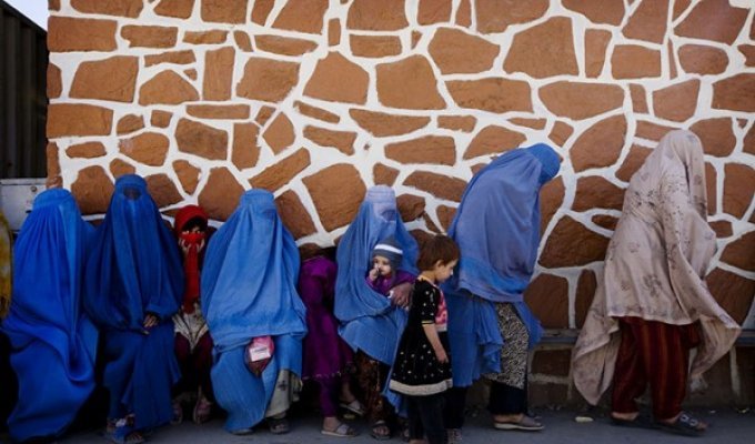 Здоровье женщин в Афганистане (13 фото)