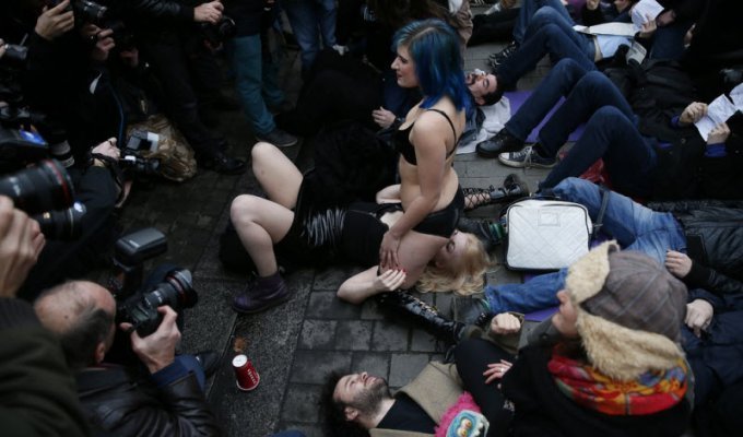 Протест против закона о порнографии в Лондоне (17 фото)