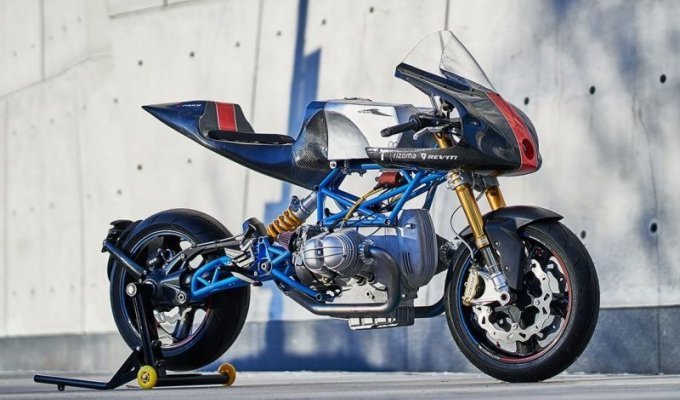 140-килограммовый гоночный мотоцикл с двигателем BMW и хромомолибденовой рамой (13 фото)