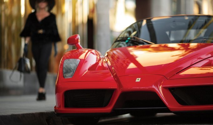 Флойд Мейвезер решил продать свой Ferrari Enzo (17 фото)