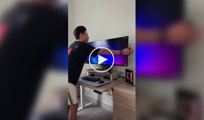 Testing a flexible monitor didn't go as planned