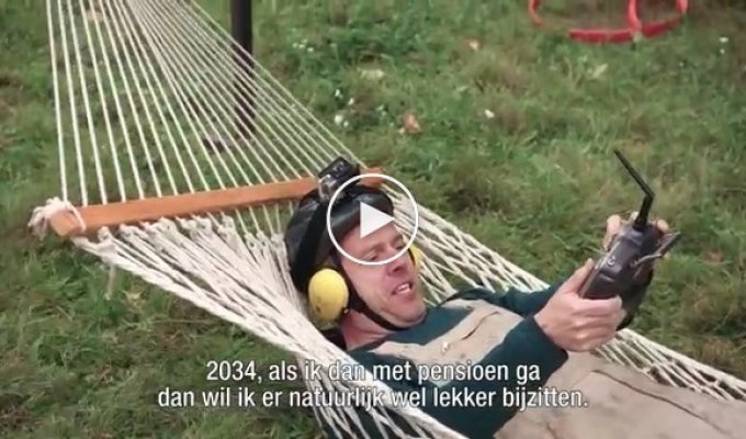 В Голландии придумали гамак–квадрокоптер!