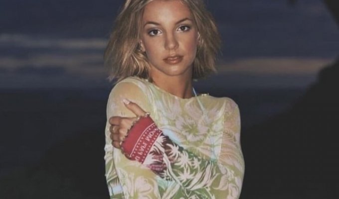 Britney Spears from 2000: we don’t even remember this singer (10 photos)
