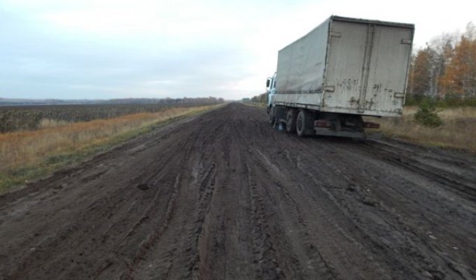 Ужасные дороги в России ближе чем Вы думаете (3 фото)