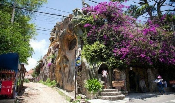 Странная гостиница во Вьетнаме (24 фото)