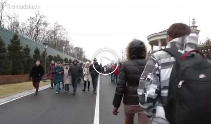 Майдан. Резиденция Януковича в Межигорье (полное видео)