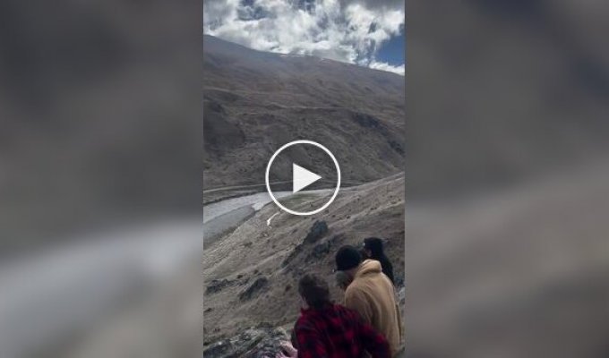Видео держит в напряжении до самого конца