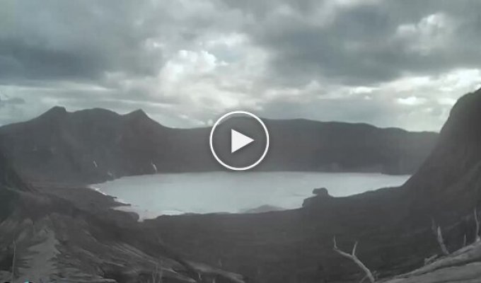 На Филиппинах начал извергаться вулкан Тааль