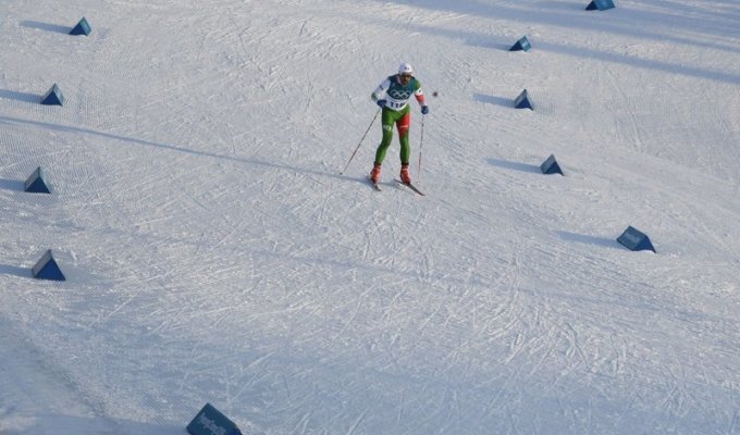 Мексиканский лыжник финишировал последним, но даже соперники встречали его с триумфом (5 фото + 1 видео)