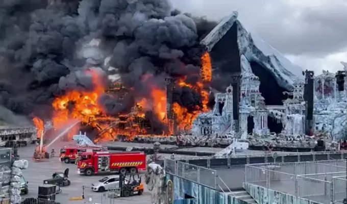 Главная сцена музыкального фестиваля Tomorrowland в Бельгии сгорела за день до его начала (4 фото + 1 видео)