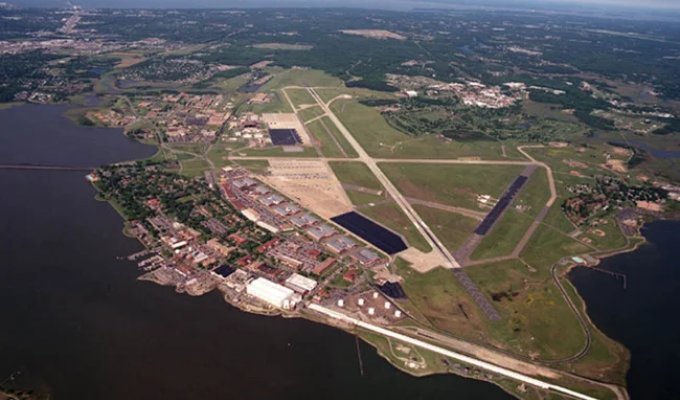 16 баз ВВС и флота США (16 фото)