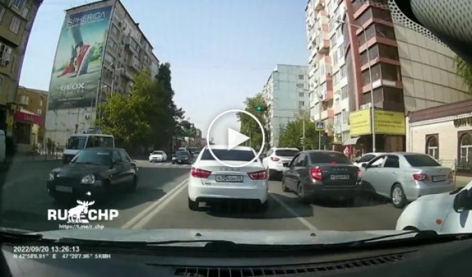 Глупый таран маршрутки в Дагестане
