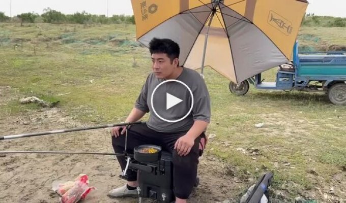 Китайский умелец построил автодом для рыбалки из канализационных труб