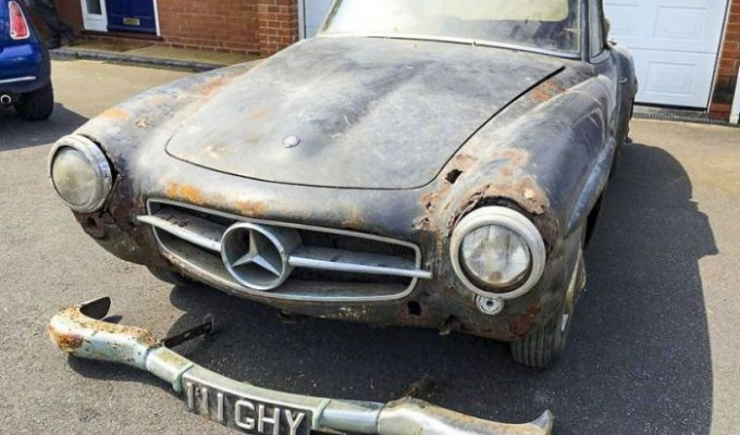Mercedes 190 SL 1960 года выпуска, который пылился в гараже 30 лет (5 фото)