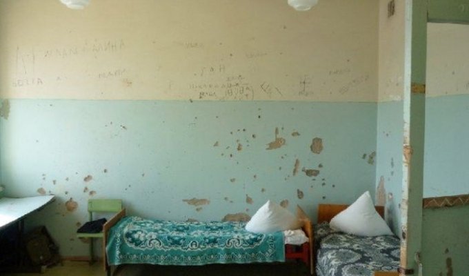 Российская больница vs колония в Дагестане (11 фото)