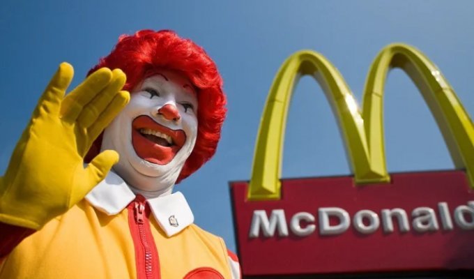 Чеська мафія влаштувала у McDonald's своїх рабів і забирала їхні гроші (4 фото)