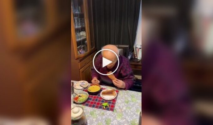 Пожилой фанат лягушек из Японии