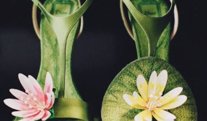 Босоножки в форме кувшинок в новой коллекции Dior (3 фото)