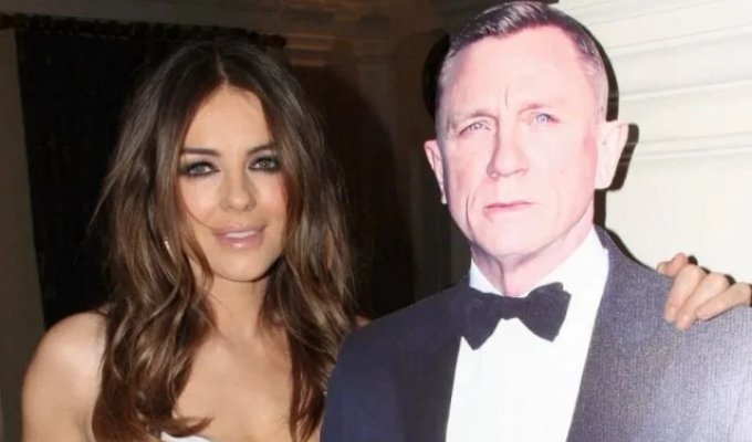 60-летняя Элизабет Херли стала девушкой Бонда: пока только на время (6 фото)