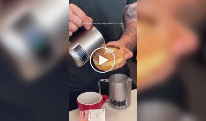 Кафе в Австралии подает кофе сразу в пончиках