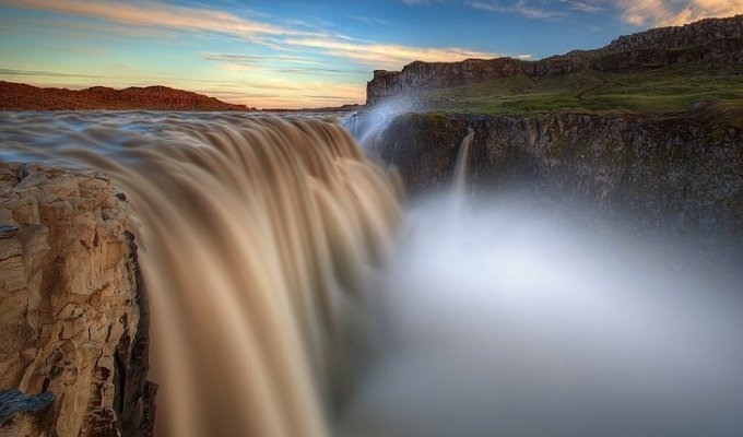 Деттифосс — самый мощный водопад в Европе (16 фото)