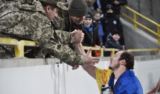 Испанские СМИ восхищены помощью украинского футболиста бойцам АТО