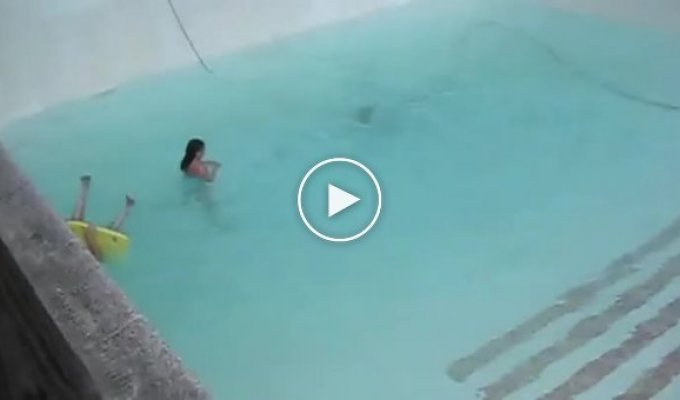Падение в бассейн