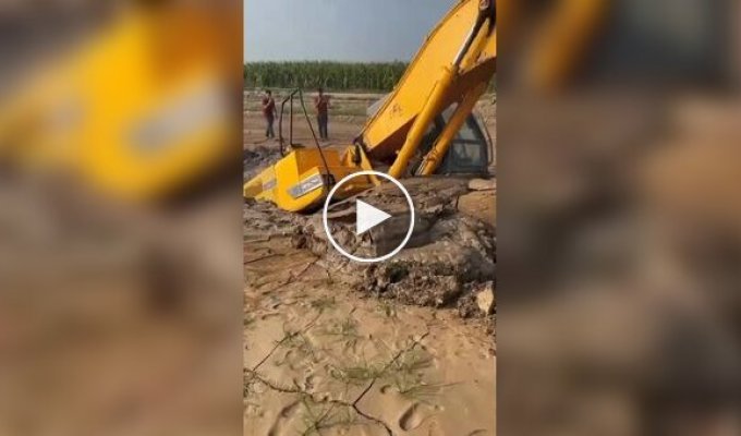 An excavator operator saved an excavator from sinking into a swamp