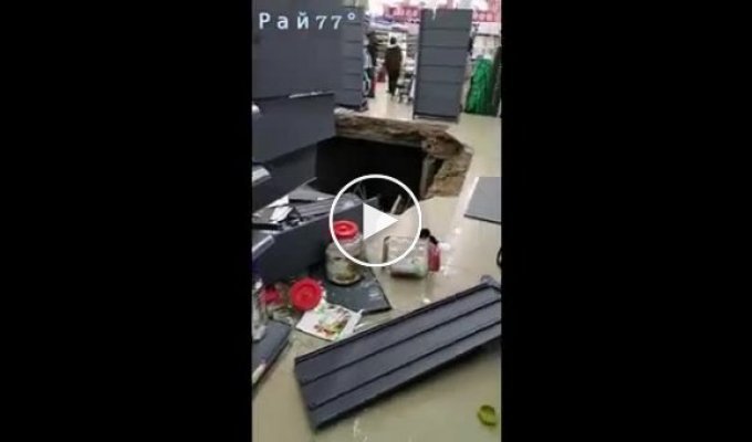 The floor collapsed under people in a new Chinese supermarket