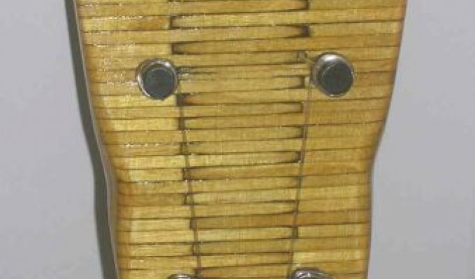Гитара, сделаная из спичек (13 фото)
