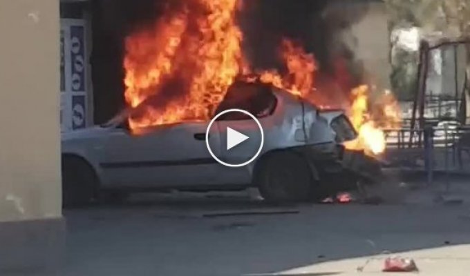 В Николаеве на улице взорвался и загорелся автомобиль
