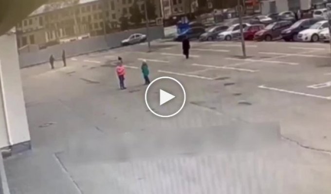A woman on an electric scooter hit a child and fled