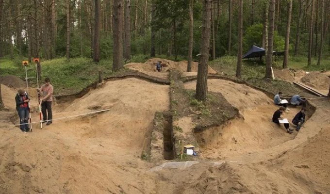 Самый знаменитый меч викингов из Гнездово крупным планом (9 фото)