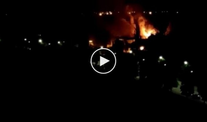 По Предварительной информации сейчас горит кинотеатр Тампере, напротив Отрадного