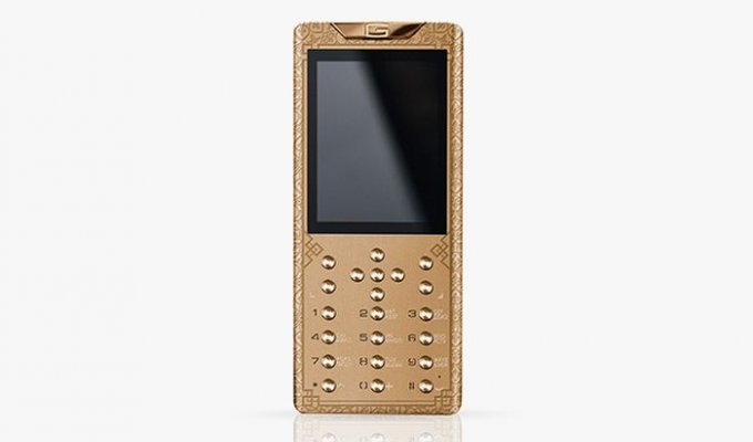 Православный смартфон за 1,5 миллиона рублей (2 фото)