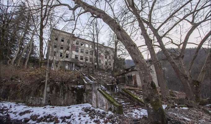 Акармара – город-призрак в Абхазии (35 фото)