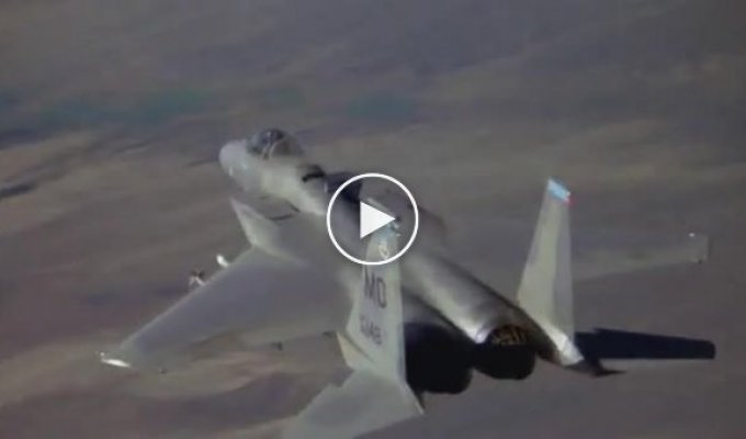 Удивительное видео с тренировки пилотов истребителей