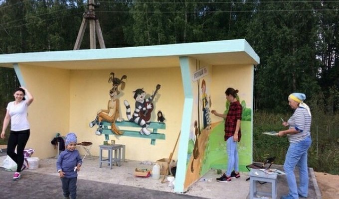 Доработка автобусной остановки в деревне Простоквашино (4 фото)