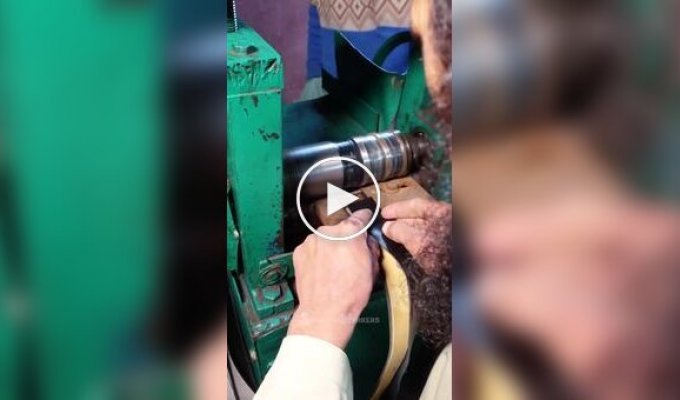 How belts are made by hand in Pakistan