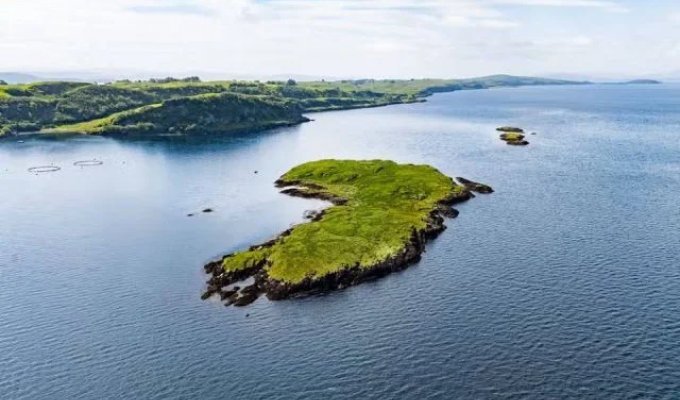 An island is for sale in Scotland for $160,000 (4 photos)